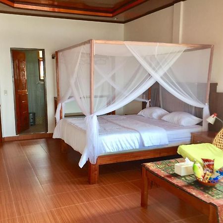 Toba Sunset Bed and Breakfast Tuk Tuk Εξωτερικό φωτογραφία