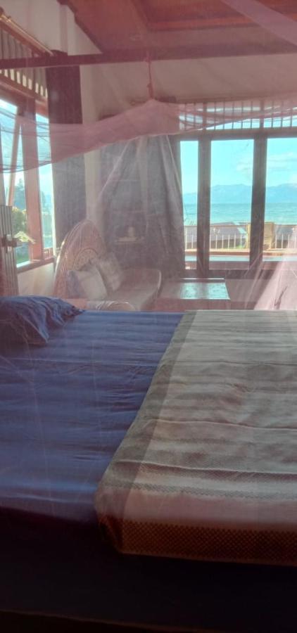 Toba Sunset Bed and Breakfast Tuk Tuk Εξωτερικό φωτογραφία