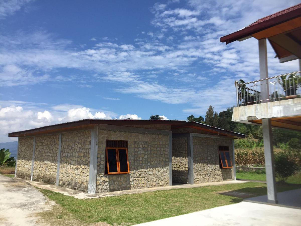 Toba Sunset Bed and Breakfast Tuk Tuk Εξωτερικό φωτογραφία