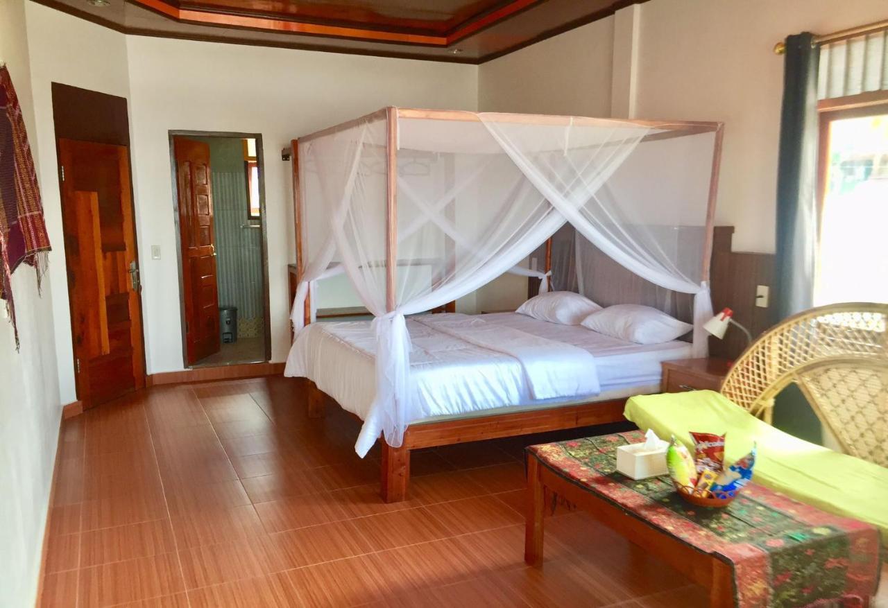Toba Sunset Bed and Breakfast Tuk Tuk Εξωτερικό φωτογραφία