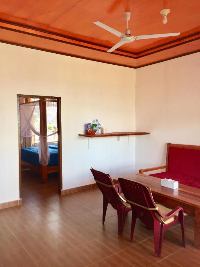 Toba Sunset Bed and Breakfast Tuk Tuk Εξωτερικό φωτογραφία
