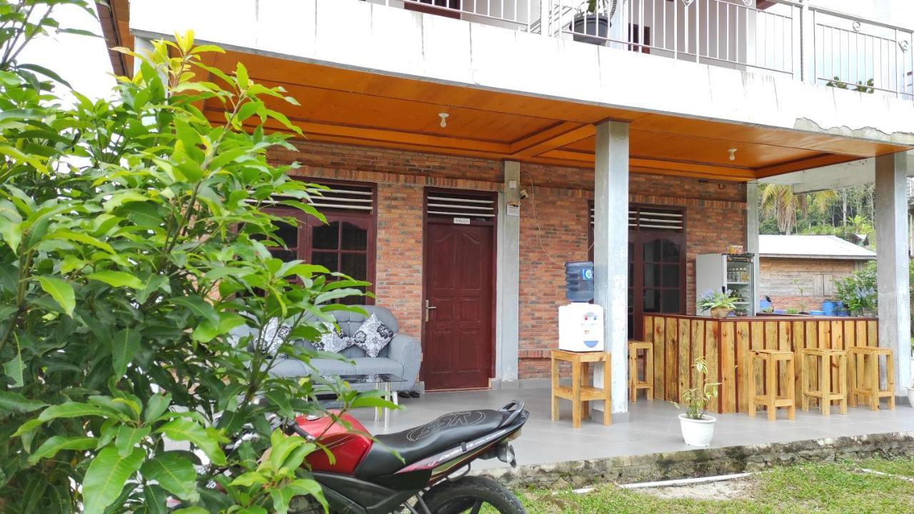 Toba Sunset Bed and Breakfast Tuk Tuk Εξωτερικό φωτογραφία