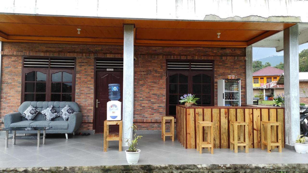 Toba Sunset Bed and Breakfast Tuk Tuk Εξωτερικό φωτογραφία